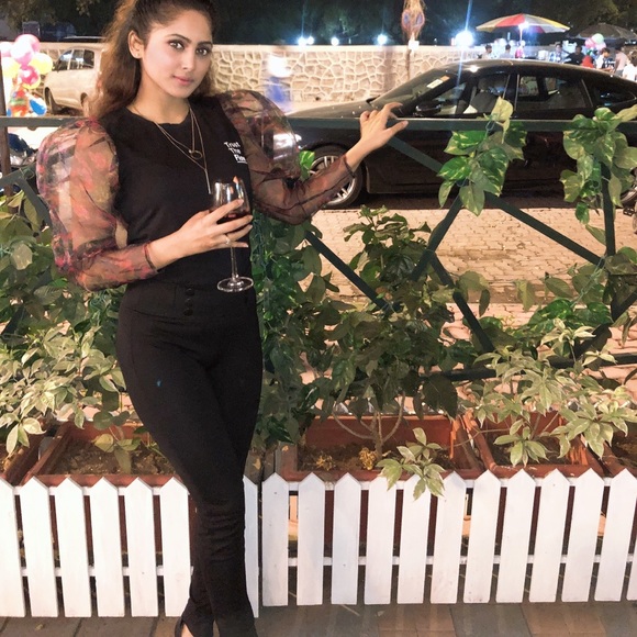 Puff sleeves t shirt - Picture 5 of 5